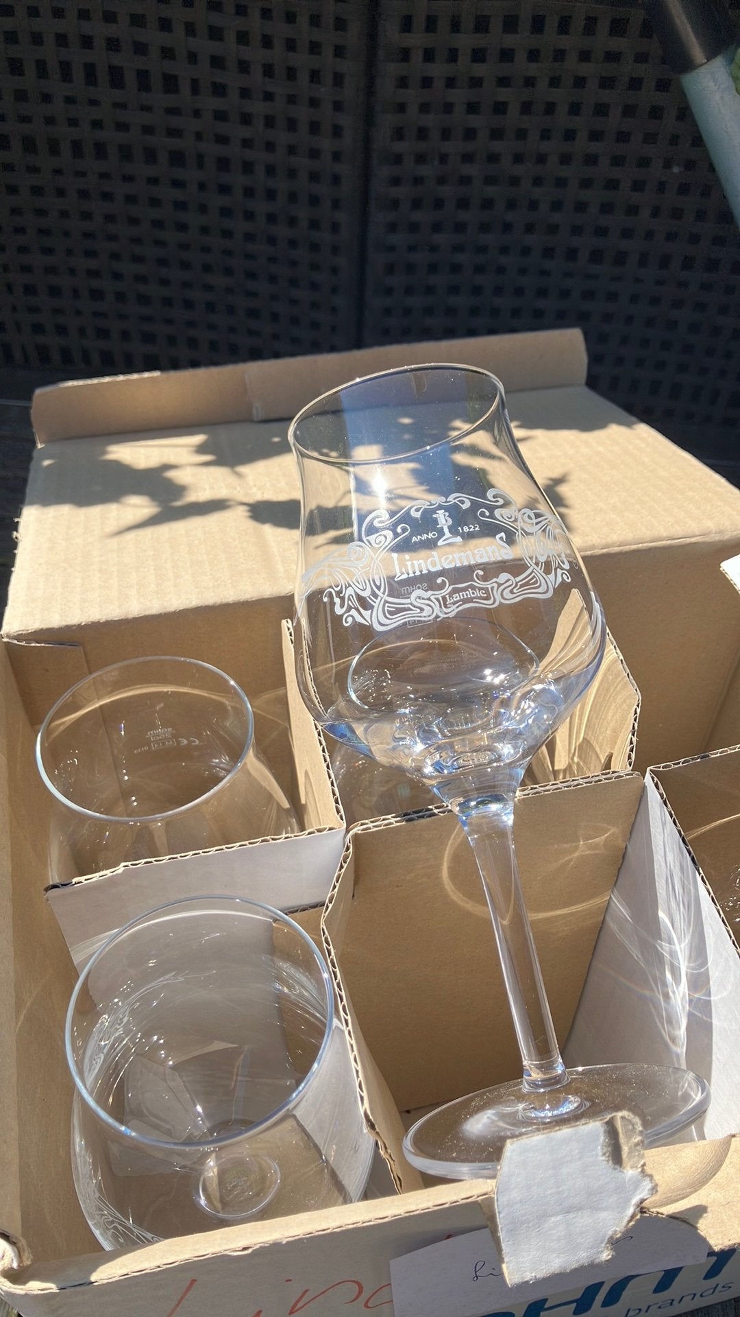 Verres Lindemans, Enlèvement, Comme neuf