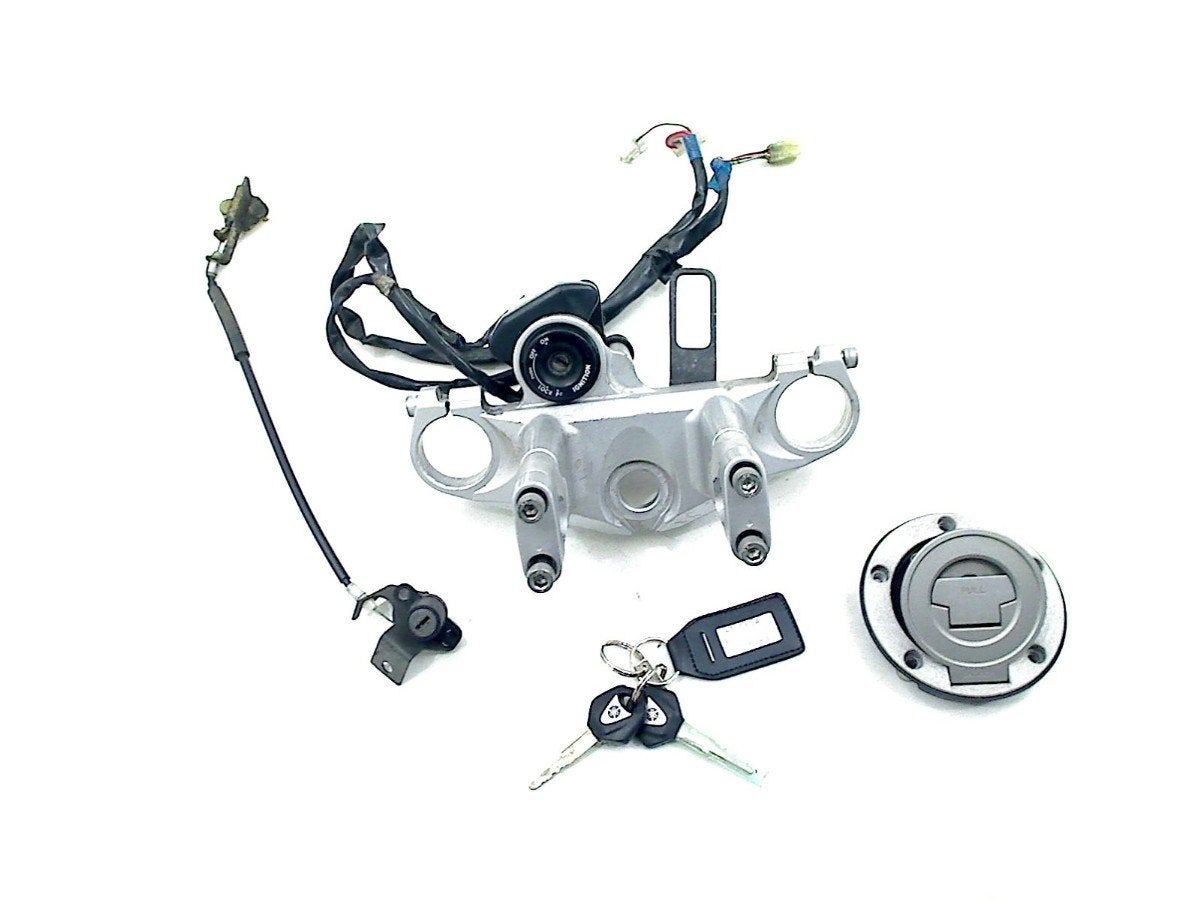 ENSEMBLE DE VERROU ET CYLINDRE DE PORTES Yamaha, Dhr. S. di Majo, Utilisé, Info@cama-motorparts.nl, P.J. Troelstraweg 8 8
3144 CX  MAASSLUIS, NL