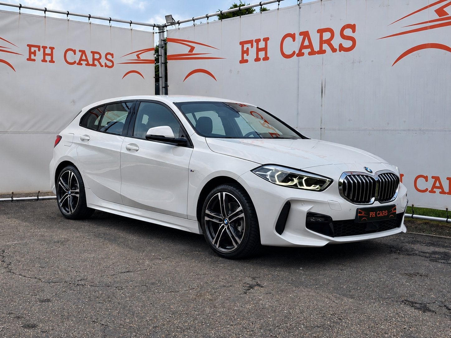 BMW 118i *2024* 5000 KM*M PACKET *AUTOMATIC*FULL LED*M SPORT, Cuir, Achat, Euro 6, Entreprise