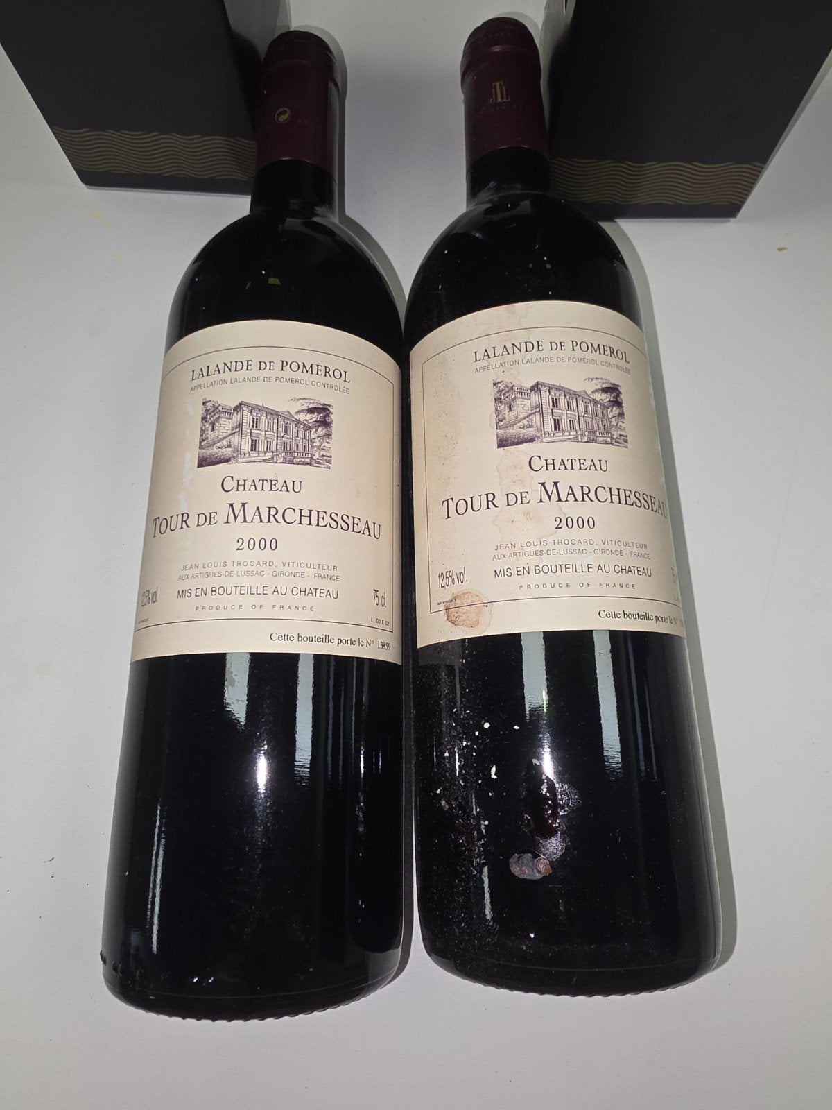 Lot van 2 flessen Château Tour de Marchesseau 2000 – Lalande, Ophalen