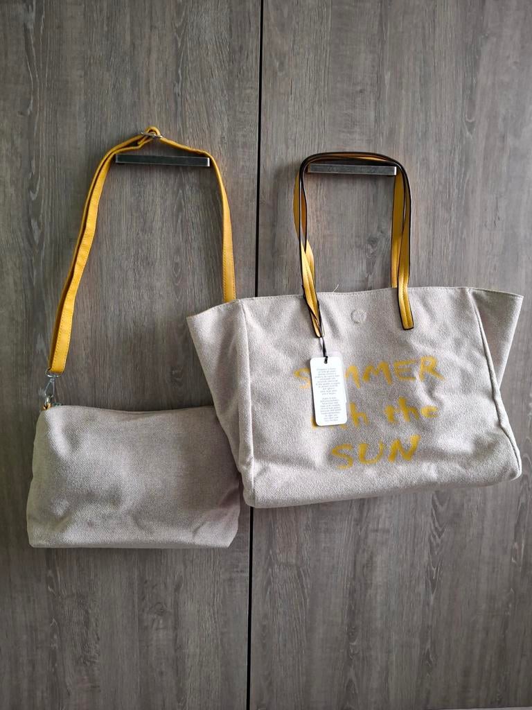 Set van 2 handtassen Chantal Firenze., Handtassen en Accessoires, Tassen | Damestassen, Ophalen of Verzenden, Nieuw, Beige, Handtas