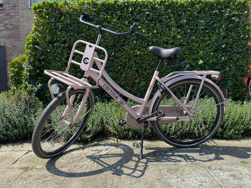 Meisjesfiets Cortina met terugtraprem, Ophalen, Terugtraprem, 24 inch, Versnellingen