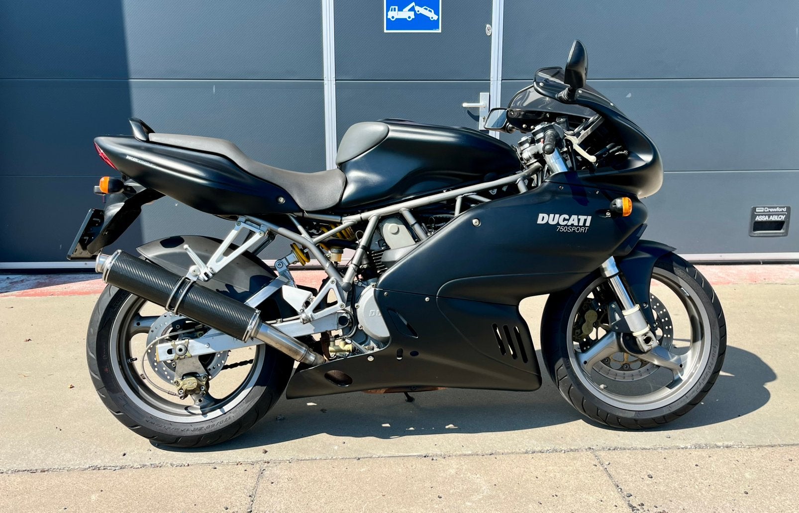 Ducati 750 Sport, Motoren, 2 cilinders, Meer dan 35 kW, Sport, Particulier