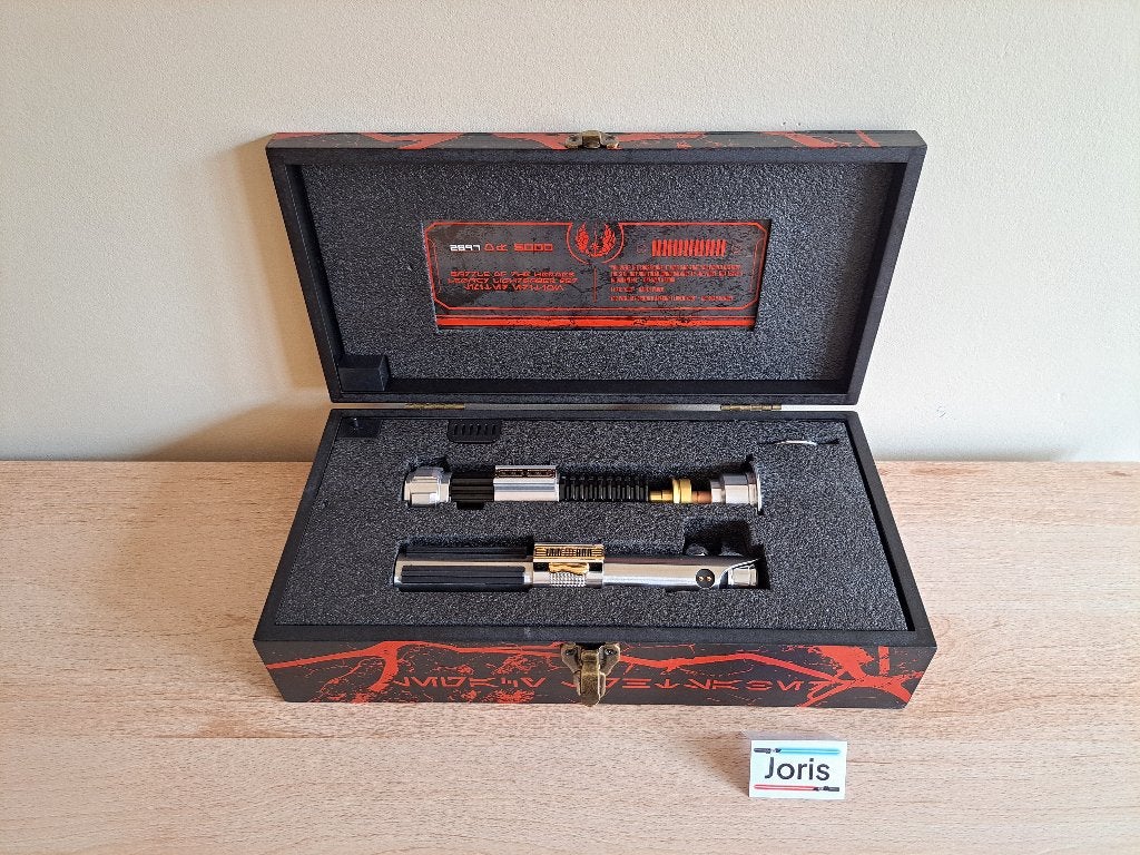 Battle of the Heroes - Disney Legacy lightsaber set, Verzamelen, Star Wars, Ophalen of Verzenden, Zo goed als nieuw, Replica