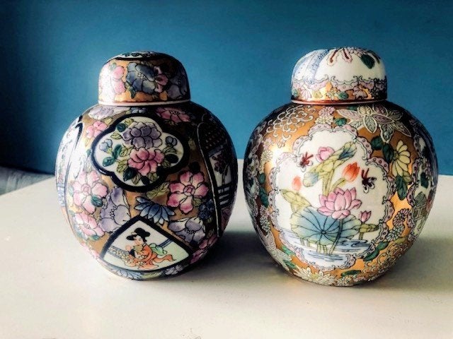 2 Chinese dekselvaasjes 18 cm vintage porsellein, Ophalen of Verzenden