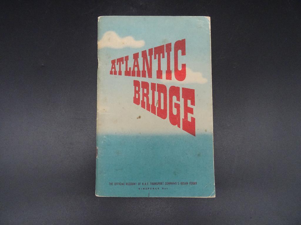 Brits RAF Atlantic Bridge boek wo2, Ophalen of Verzenden, Luchtmacht, Boek of Tijdschrift
