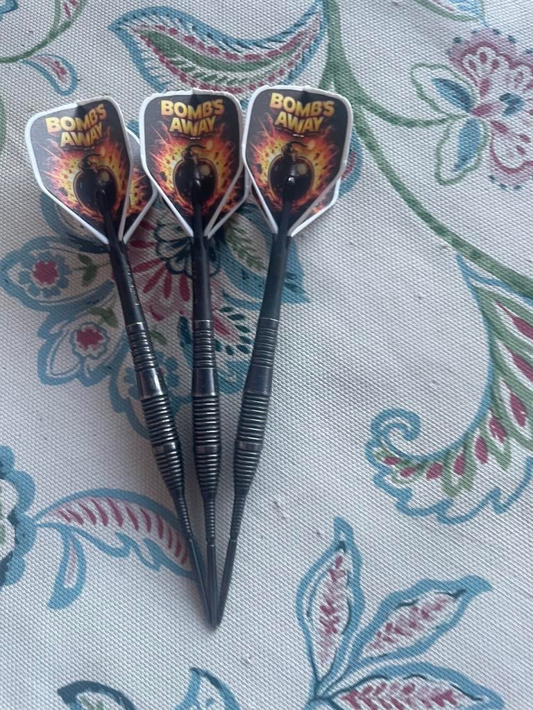 Target bolide 26 gram, Sport en Fitness, Darts, Ophalen, Gebruikt, Pijlen