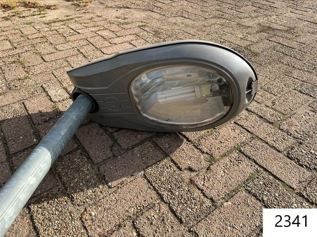 1927. Lichtmast / lantaarnpaal / rijbak verlichting