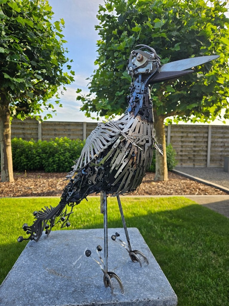 Kunst beeld van kunstenaar Durk Van Der Ploeg vogel lees aub, Antiek en Kunst, Kunst | Beelden en Houtsnijwerken, Beeld, Metaal