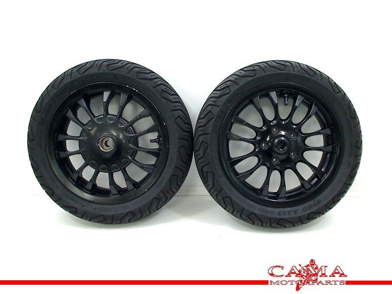 JEU DE JANTES Sprint 4T 2014-2017 (C53 4T 2V EMEA 50cc), Piaggio, P.J. Troelstraweg 8 8
3144 CX  MAASSLUIS, NL, Info@cama-motorparts.nl