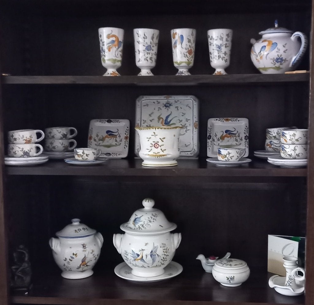 Collection de faience de Moustiers, Collections, Porcelaine, Cristal & Couverts, Enlèvement, Comme neuf, Autres matériaux, Assiette ou Plat