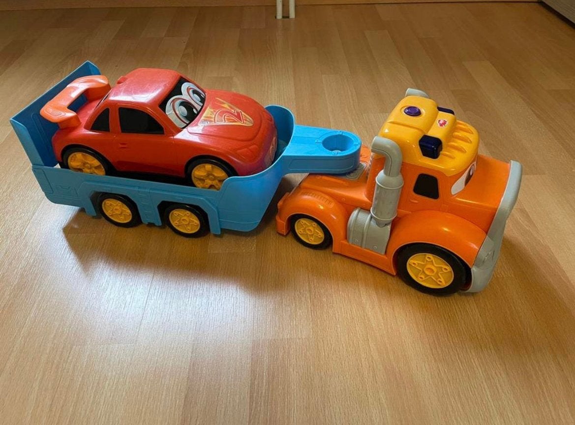 Camion avec remorque amovible et voiture, Enlèvement, Utilisé