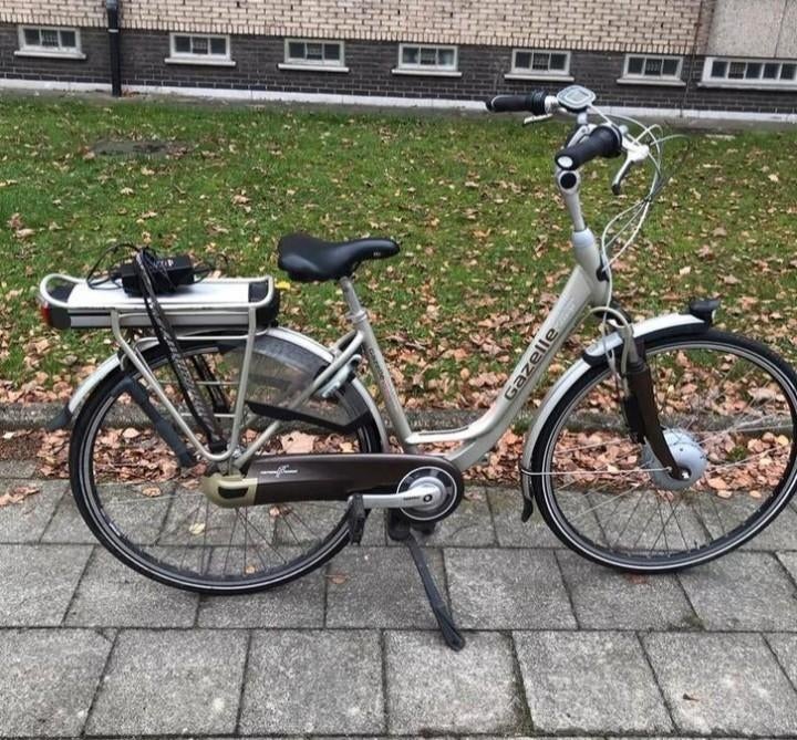 Nieuwe Elektrische fiets Gazelle maar 400km op de teller!, Fietsen en Brommers, Elektrische fietsen, Ophalen, Zo goed als nieuw