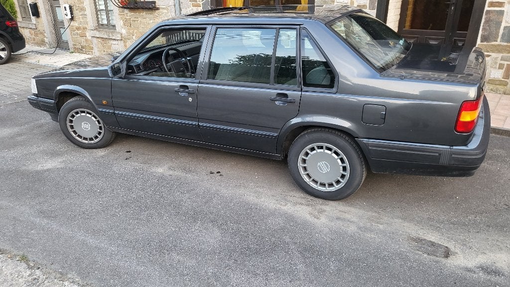 VOOROUDER VOLVO 940, Auto's, Oldtimers, Particulier, Centrale vergrendeling, Metaalkleur, Open dak, Radio, Sound system, Zetelverwarming