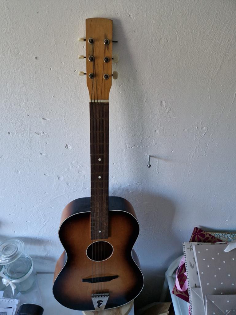 Egmond Frères Toledo akoestische gitaar, Muziek en Instrumenten, Snaarinstrumenten | Gitaren | Akoestisch, Ophalen of Verzenden