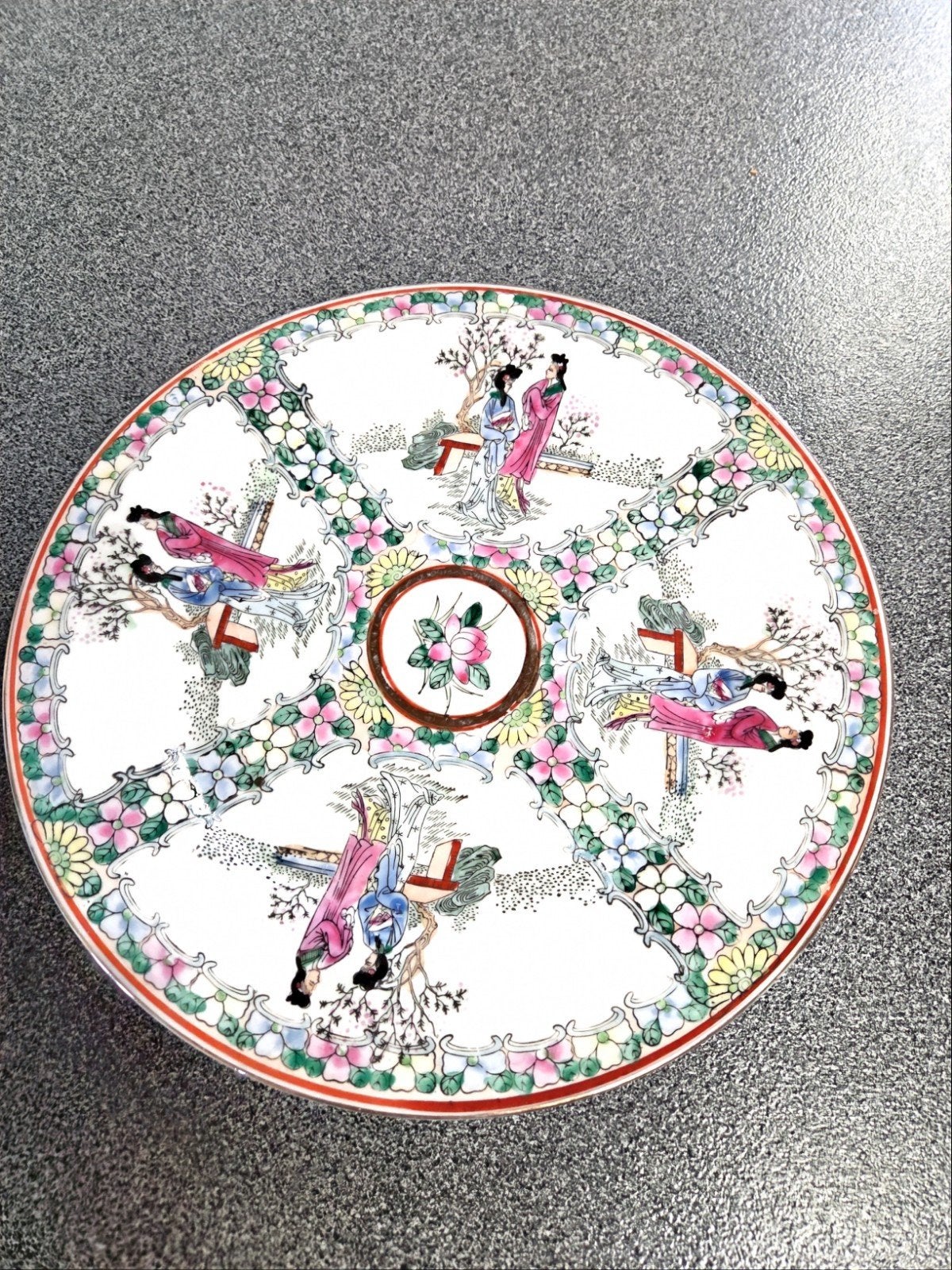 assiette en porcelaine, Enlèvement