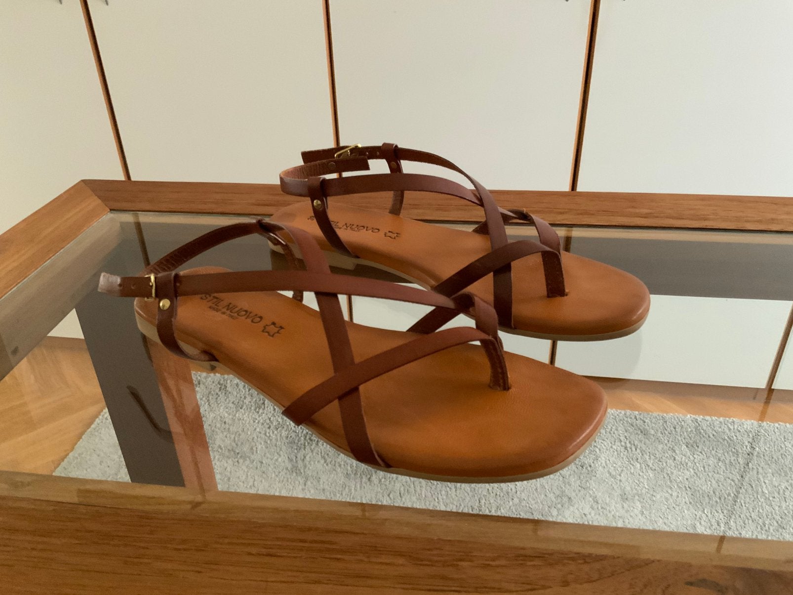 Jolie sandales en cuir impeccable, Enlèvement, Comme neuf
