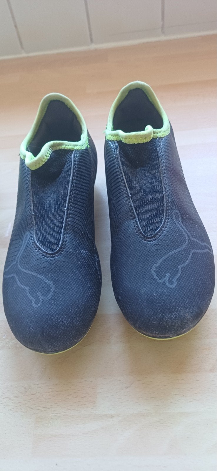Voetbalschoenen kindjes maat 30,31 en 31,50, Sport en Fitness, Voetbal, Ophalen