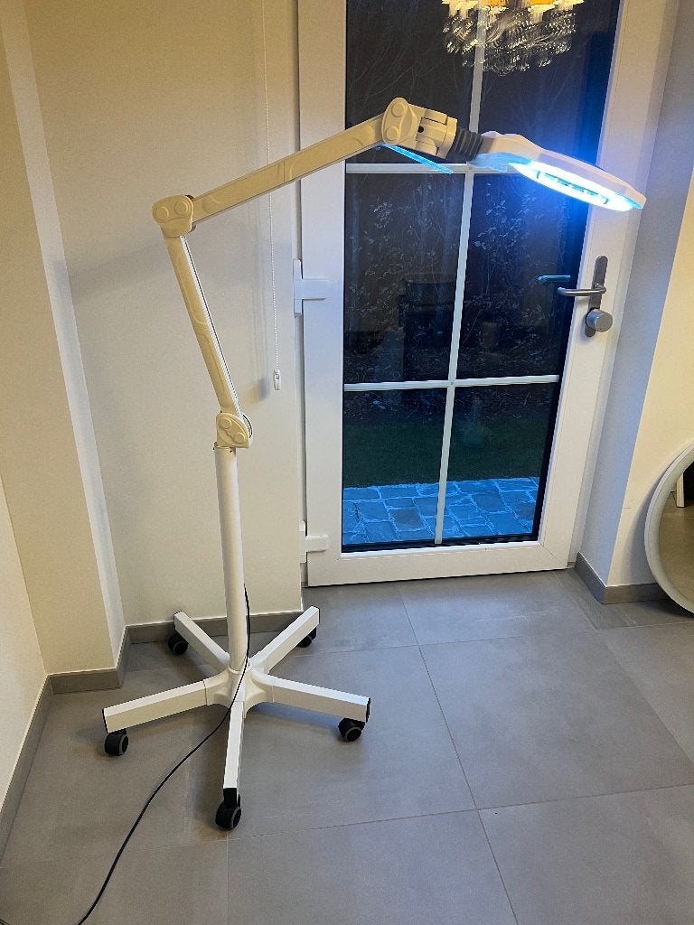 Loeplamp te koop. Gelaatsverzorging/pedicure, Hobby en Vrije tijd, Vergrootglazen, Loepen en Loeplampen, Ophalen, Zo goed als nieuw