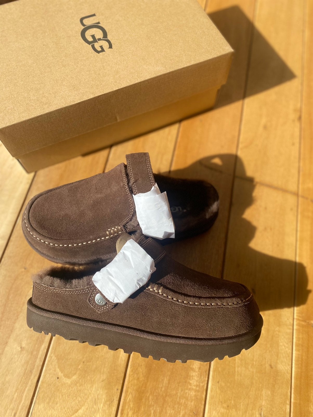 UGG Goldenstar Evelina Clog Burnt Cedar - 39, Kleding | Dames, Ophalen of Verzenden, Nieuw, Bruin, Instappers