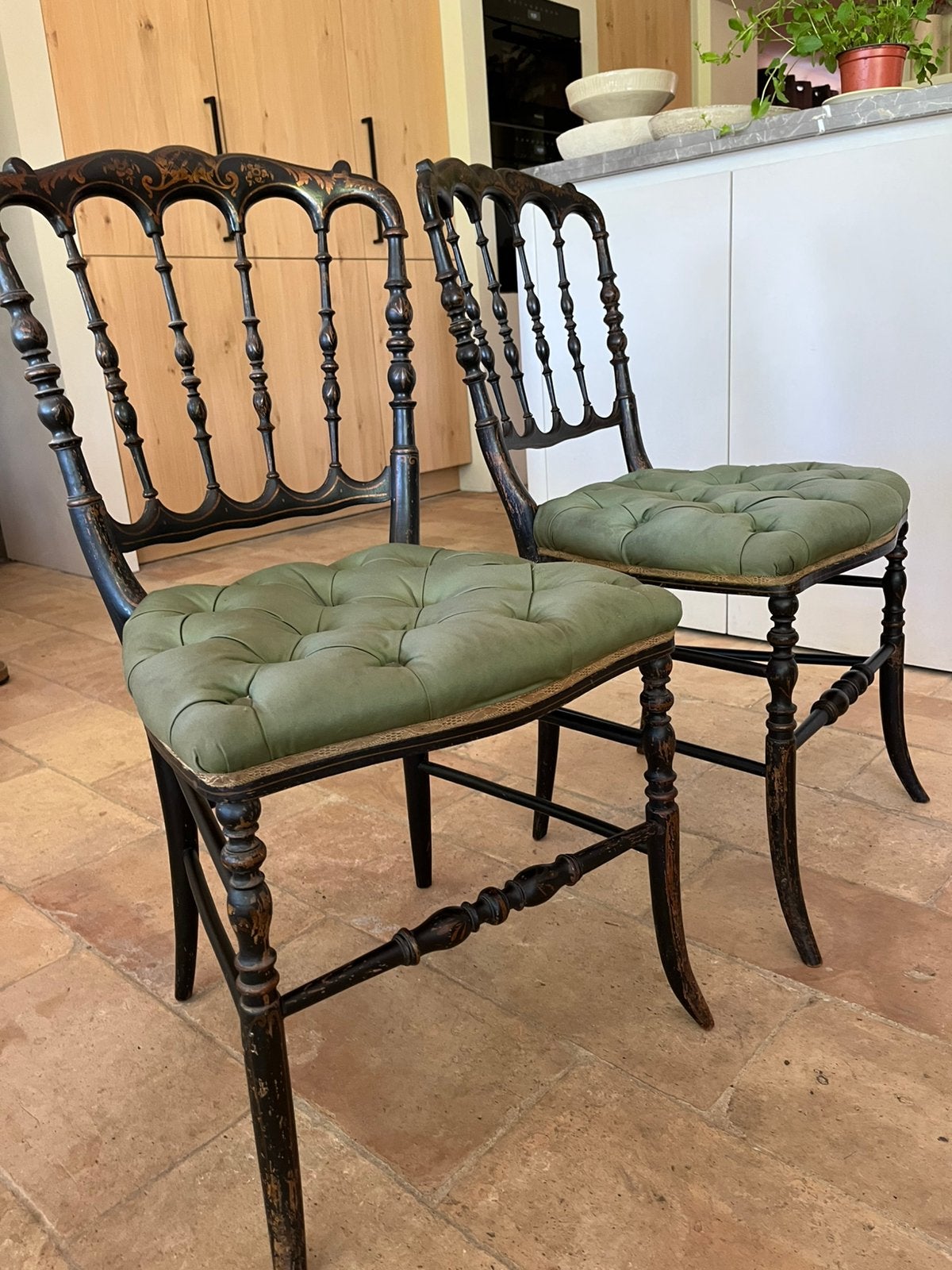 2 antieke type Tonneau stoelen, Antiek en Kunst, Ophalen
