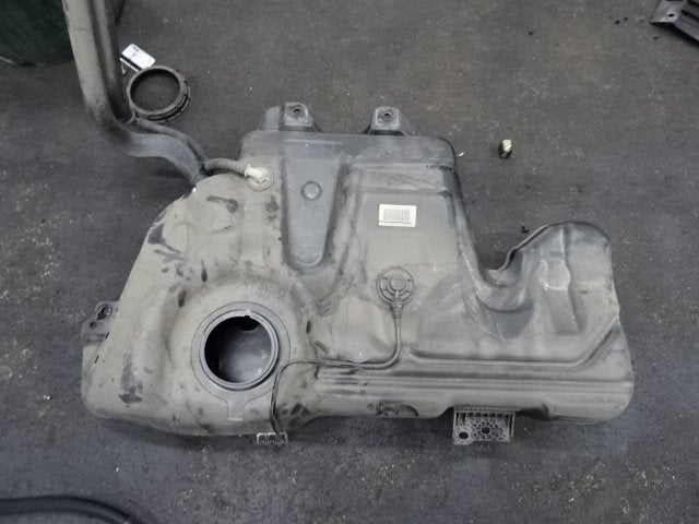 BRANDSTOFTANK Renault Captur I (2R) (01-2013/-), Gebruikt, Renault, Peter-Huppertz-Straße 5
51063  Köln, DE, Dialog.deutschland@renault.de