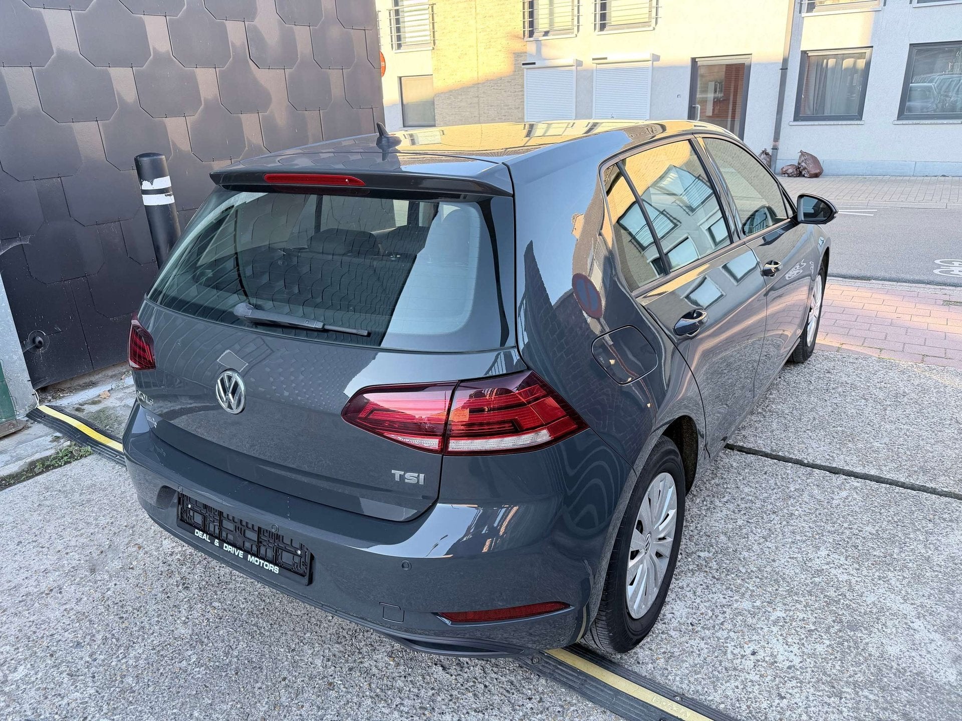 Volkswagen Golf 1.0 TSI EDITION TRENDLINE, Dealer onderhouden, Stof, Gebruikt, Bedrijf