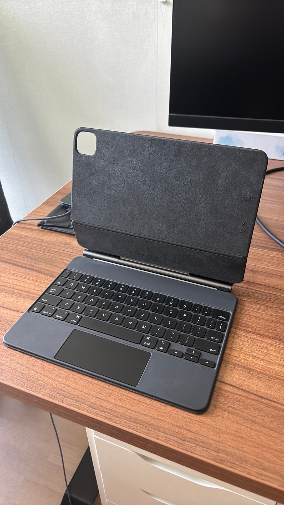 iPad Magic Keyboard 11inch QWERTY, Computers en Software, Tablet-hoezen, Ophalen, Zo goed als nieuw