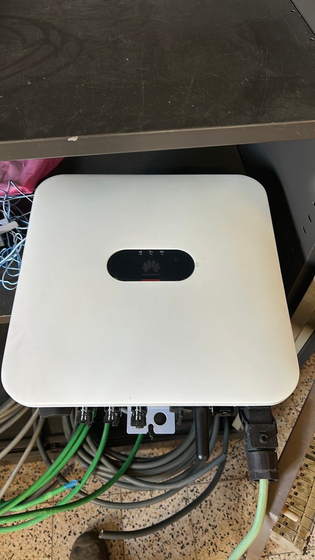 Hybride omvormer huawei 3,68ktl L1, Doe-het-zelf en Bouw, Ophalen, Zo goed als nieuw