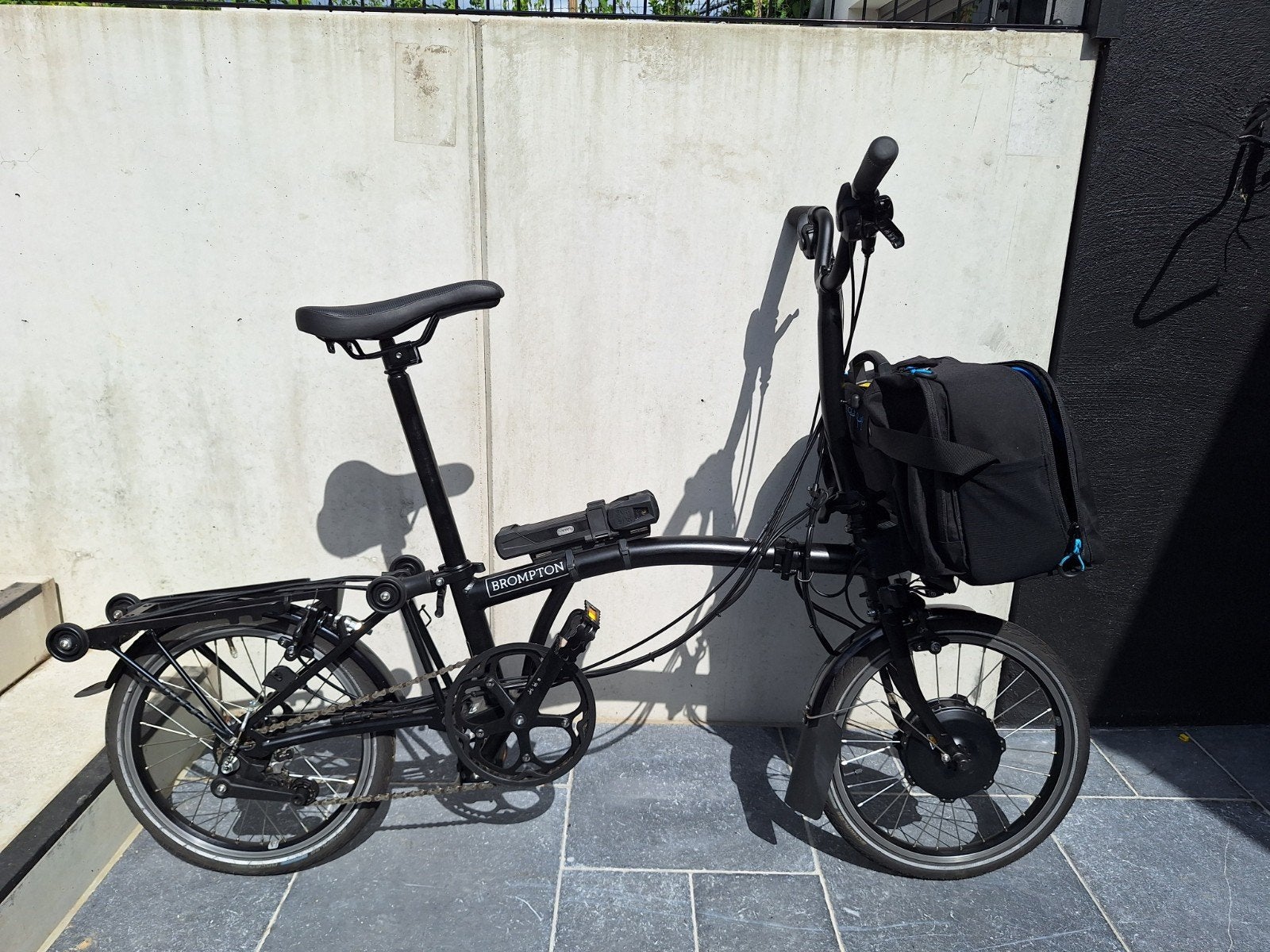 Brompton C-line Electric (M-6-L) noir, Vélos & Vélomoteurs, Enlèvement, Brompton, Vitesses