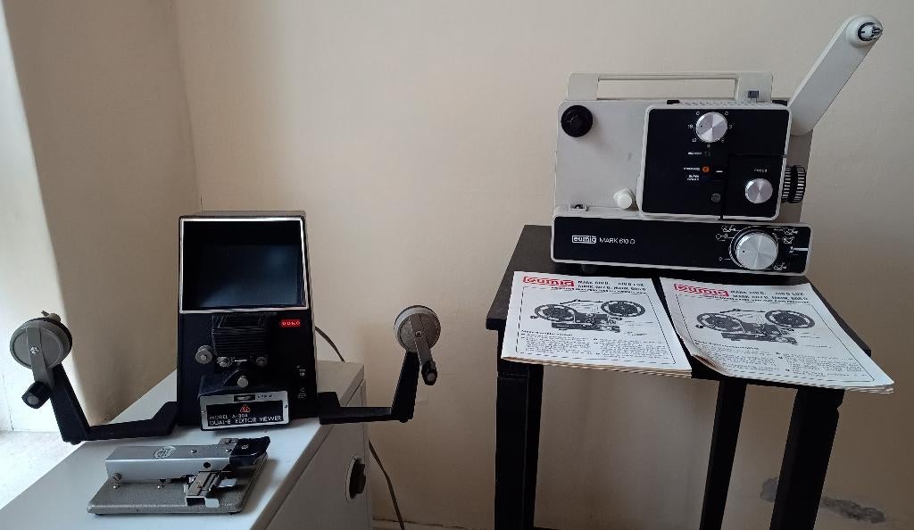 8mm filmprojector eumig mark 610D en toebehoren, Enlèvement, 1960 à 1980, Projecteur