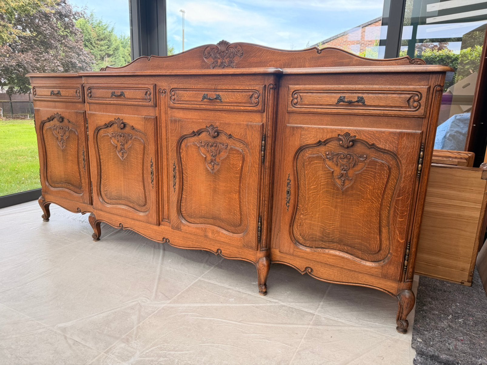 Massief eiken buffetkast / dressoir in Louis XV-stijl, Ophalen, Zo goed als nieuw, Eikenhout