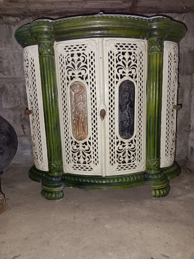 Poêle ancien en fonte émaillée Art Nouveau, Enlèvement