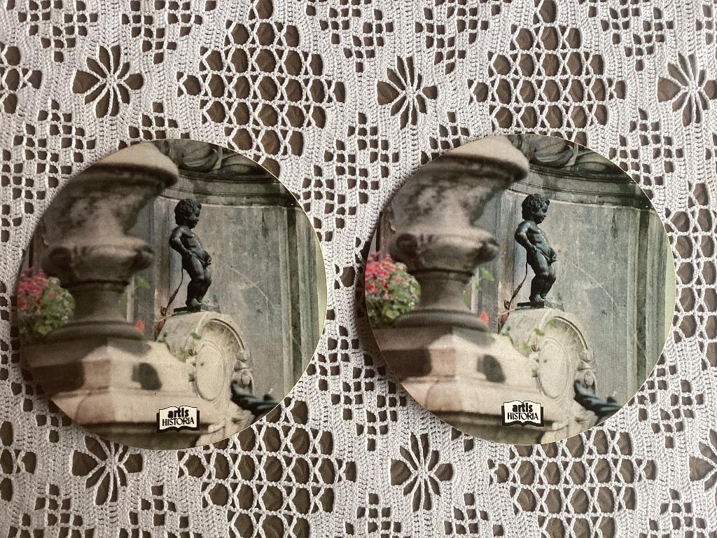 2 grote stickers ARTIS HISTORIA manneke pis Brussel, Verzamelen, Ophalen of Verzenden, Gebruikt