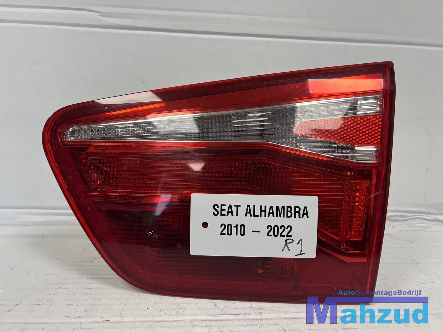 SEAT ALHAMBRA RECHTS binnen achterlicht 7N5945094F 2010-2022, Gebruikt, Autovia A-2, Km 585 585
08760  Martorell, ES, SEAT S.A.
