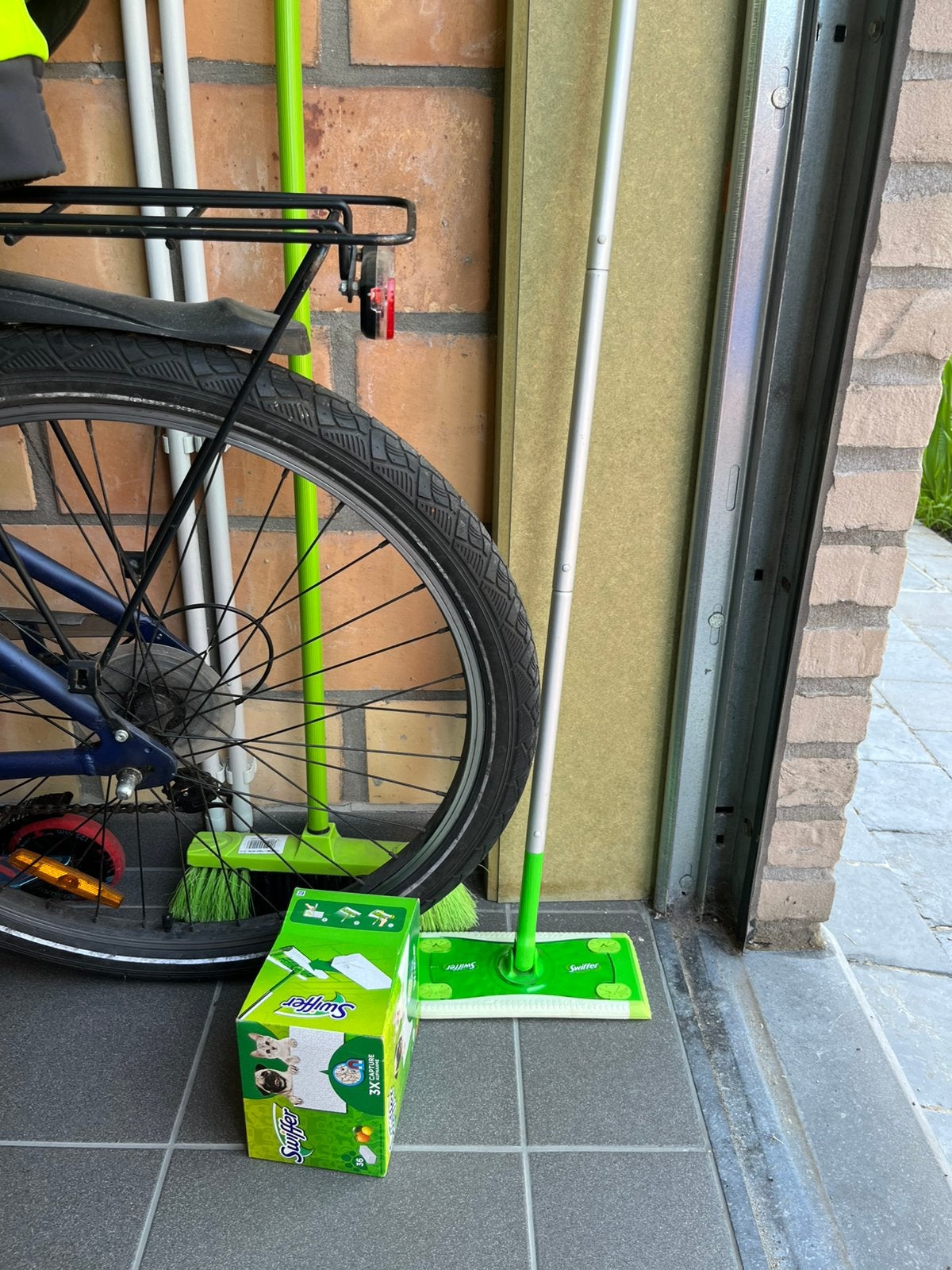 Swiffer met doos doekjes, Ophalen, Overige typen