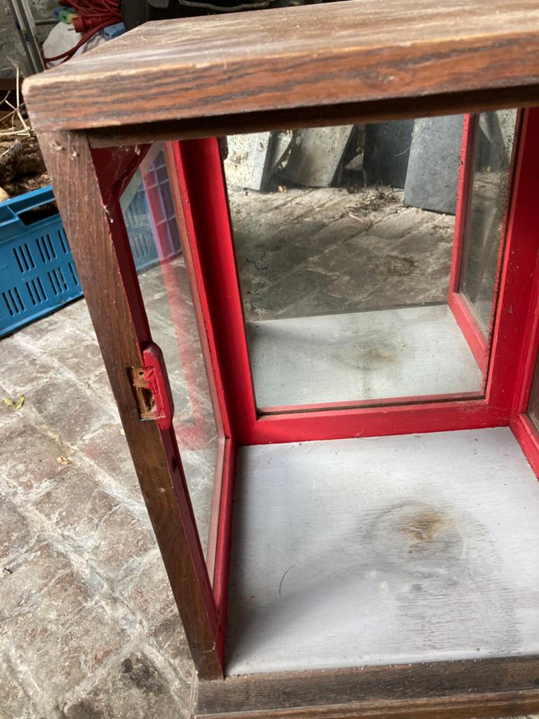 Houten antieke displaybox, Ophalen, Zo goed als nieuw