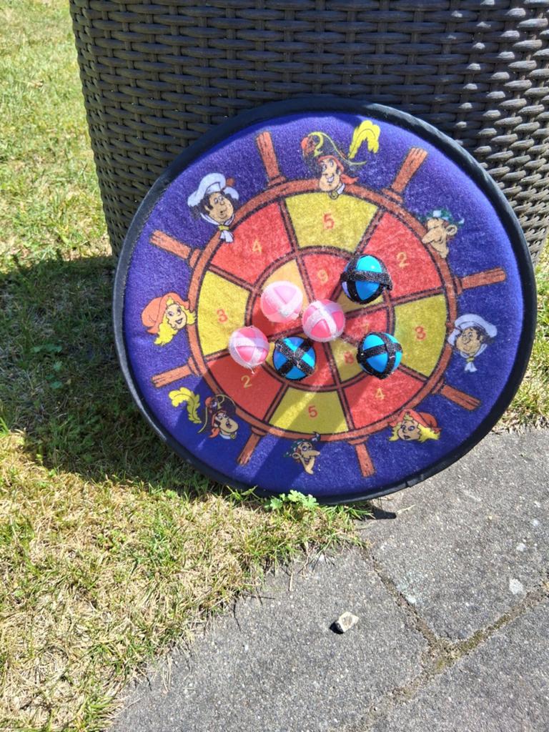 Te koop Studio 100 kinderdartsbord zeer verzorgd, Enlèvement