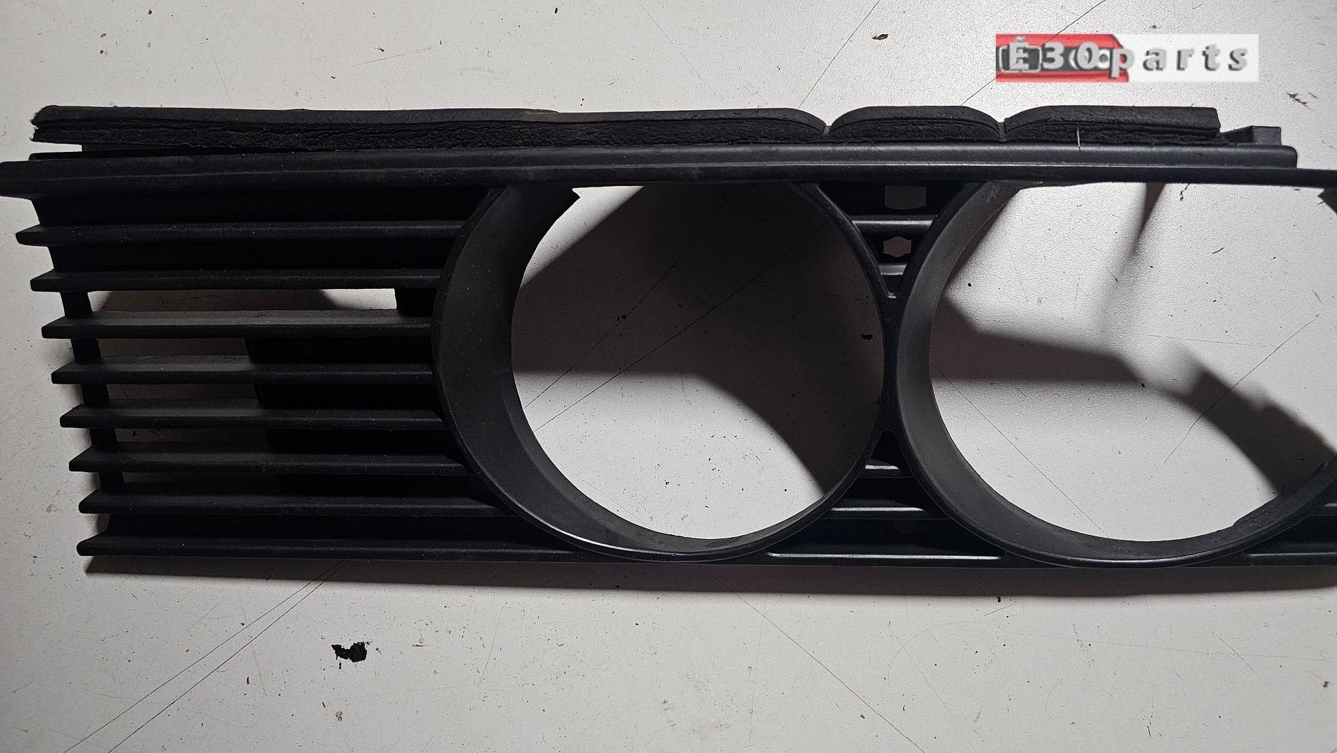 Grille links zwart BMW 3 serie E30 51131876091 1876091, Autos : Pièces & Accessoires, -, Origine de la pièce connue, Utilisé, -