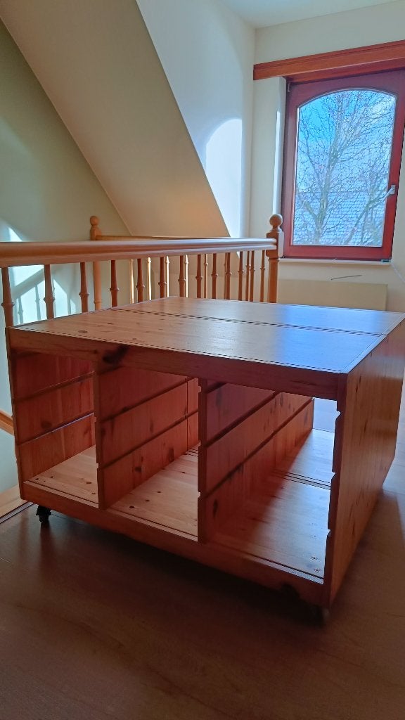 Speeltafel met wielen gemaakt van 2 Trofastkasten IKEA, Kinderen en Baby's, Speelgoed | Speeltafels, Zo goed als nieuw, Ophalen