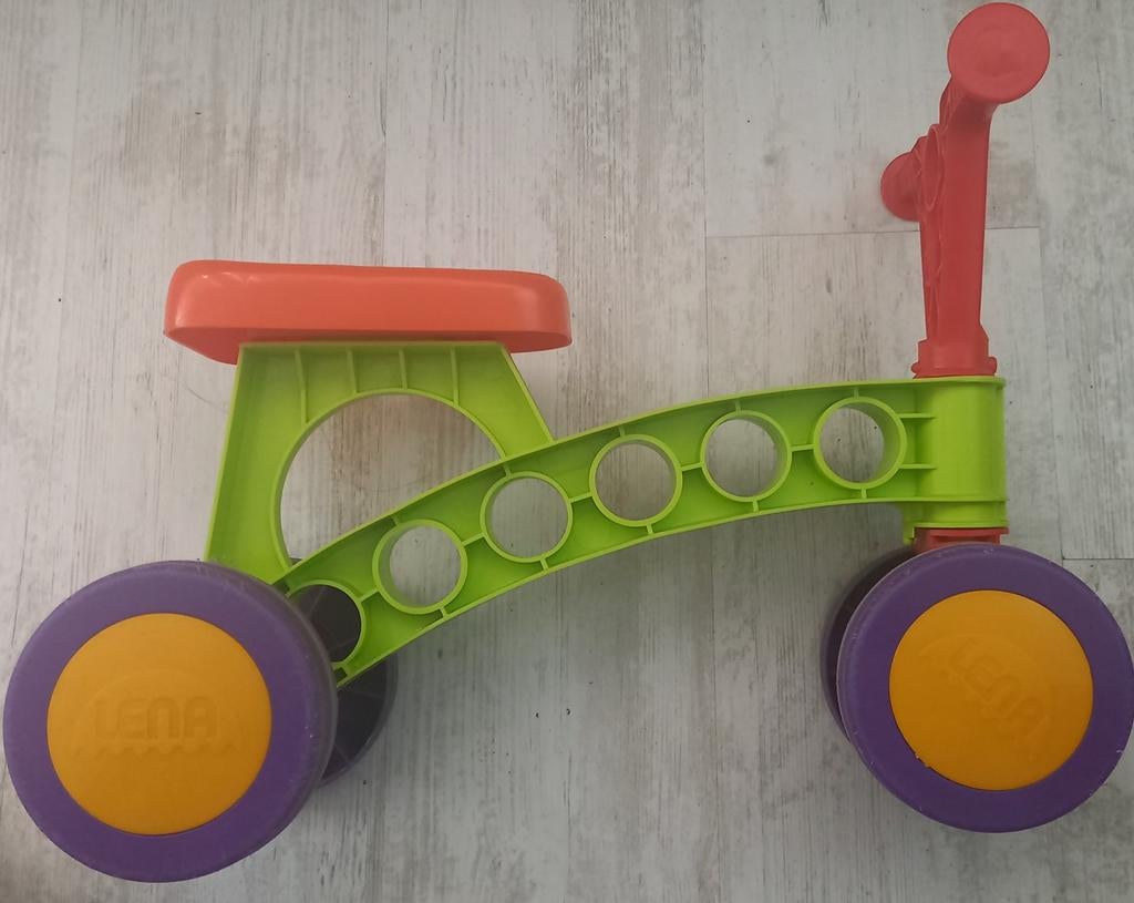 Loopfietsje in vier diverse kleuren, Kinderen en Baby's, Ophalen of Verzenden, Gebruikt, Loopfiets