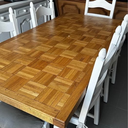Houten eettafel met 6 stoelen – landelijke stijl, Huis en Inrichting, Ophalen, Zo goed als nieuw, Vijf personen of meer, Rechthoekig