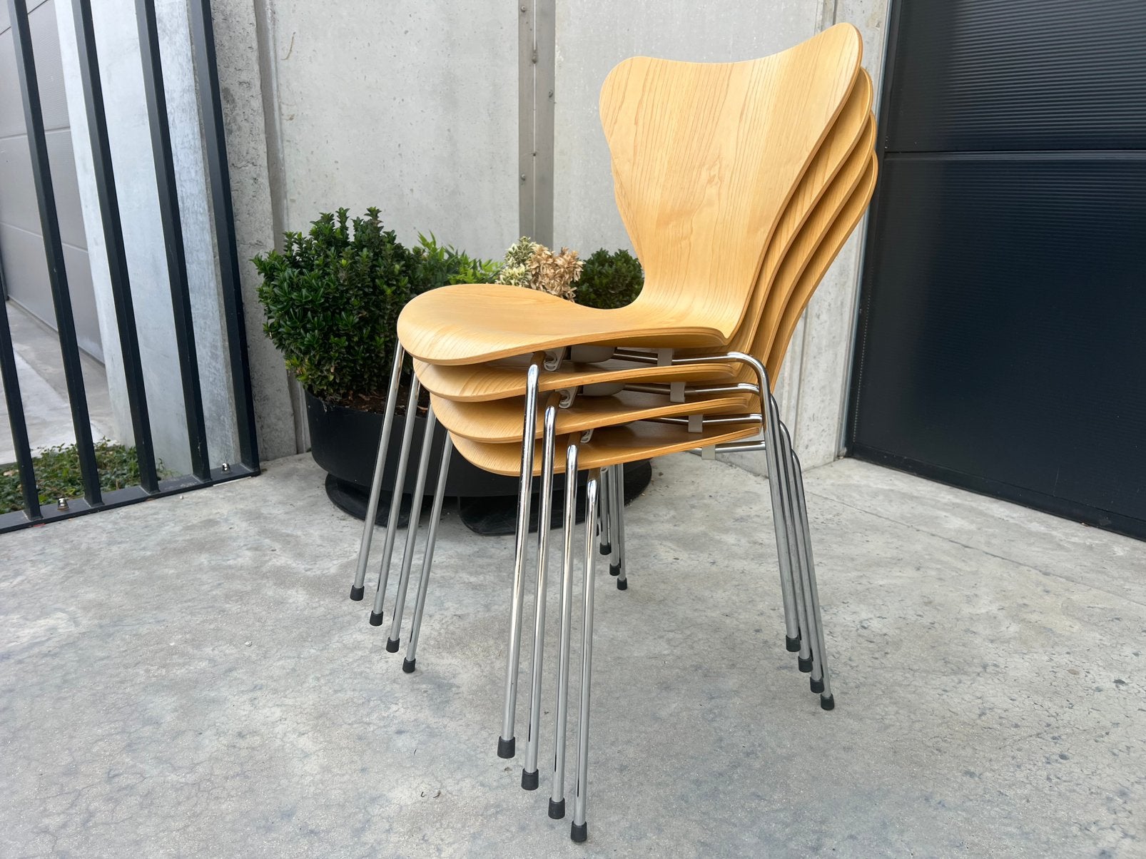 Arne Jacobsen, fritz hansen, vlinderstoelen series 07, Huis en Inrichting, Stoelen, Bruin, Ophalen of Verzenden, Zo goed als nieuw