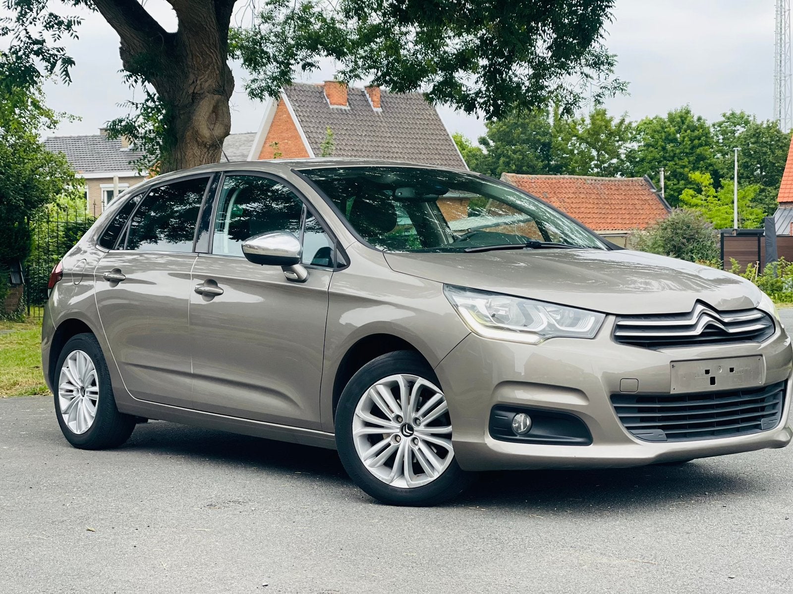 Citroën C4  1,2cc Benzine 2015 met controle en carpaas, Autos, Achat, Euro 6, Alcantara, Beige