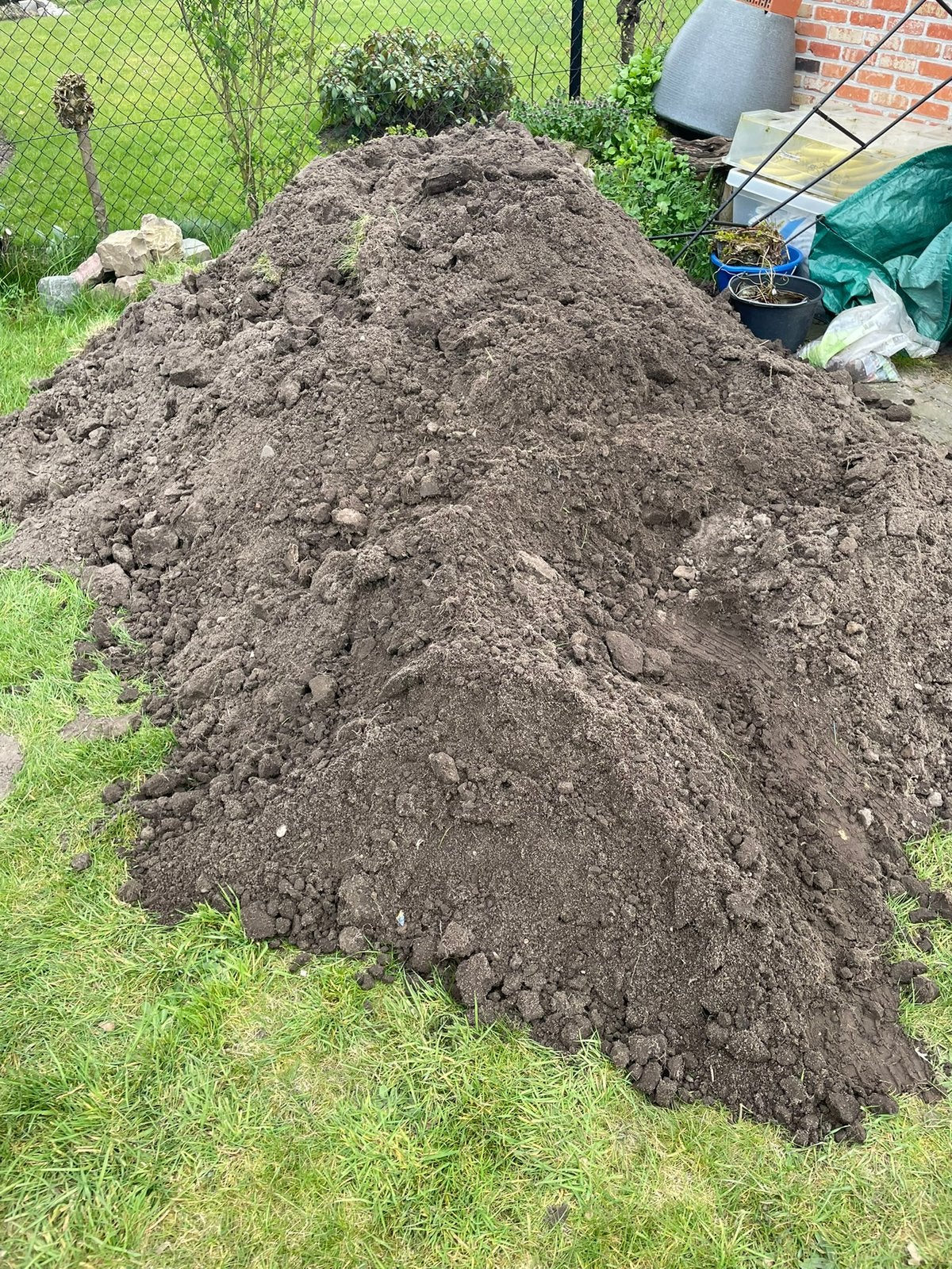 Zwarte zand uit eigen tuin., Tuin en Terras, Ophalen, Zo goed als nieuw