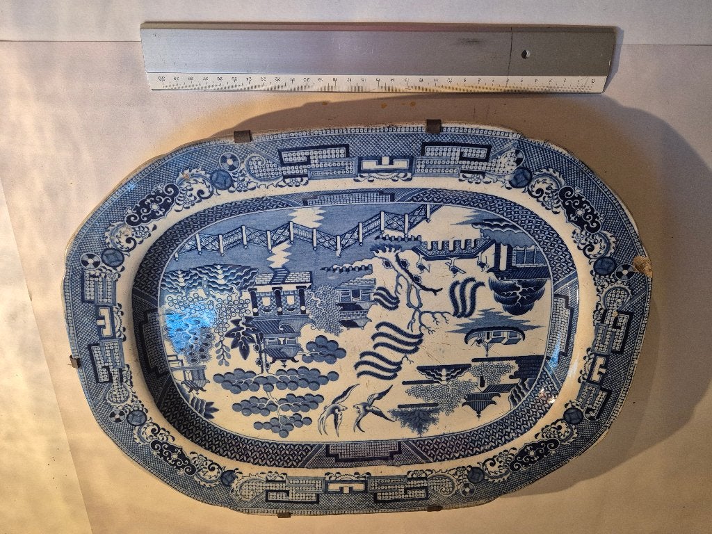Plat en porcelaine WILLOW, Staffordshire, anno 1850, Enlèvement ou Envoi
