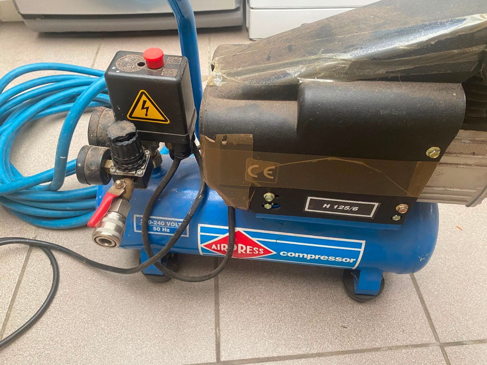 compressor, Bricolage & Construction, Compresseurs, Enlèvement, Utilisé, 10 bars ou plus, Mobile
