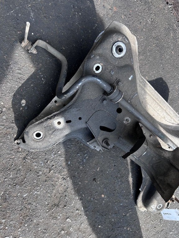 BERCEAU MOTEUR Renault Trafic New (FL) (01-2001/06-2014), Renault, Utilisé, Peter-Huppertz-Straße 5
51063  Köln, DE, Dialog.deutschland@renault.de