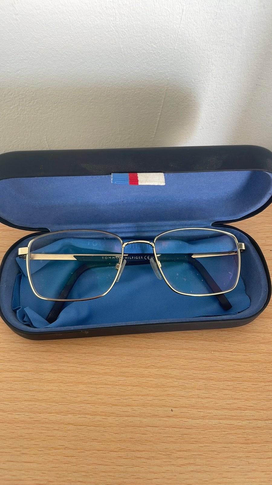 Lunettes Tommy Hilfiger, Enlèvement, Comme neuf, Lunettes