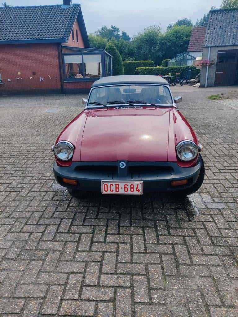 MG B Tourer oldtimer, Autos, Oldtimers & Ancêtres, Rouge, Achat, Particulier, Essence